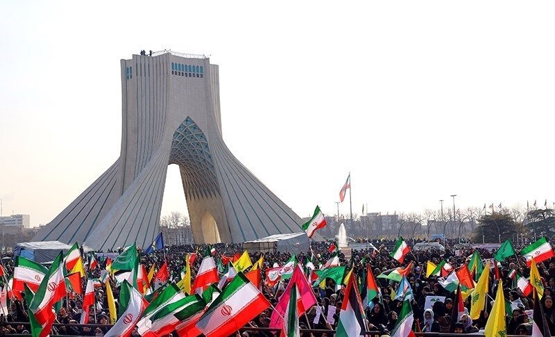 حلقه مفقوده تربیت سیاسی: چرا بسیاری از والدین از تربیت سیاسی غافل‌اند؟