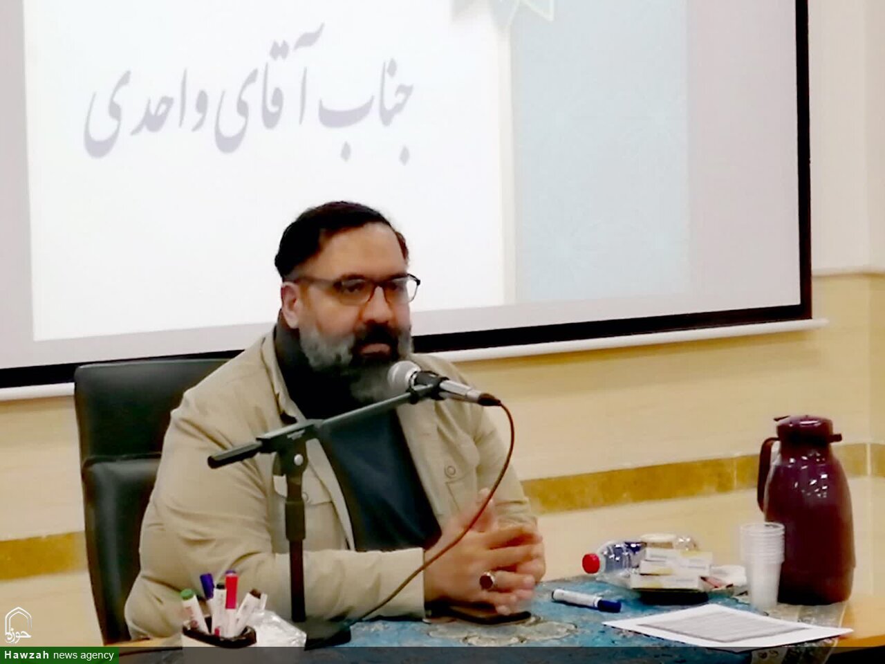 طلاب خواهر باید روایتگران اول در عرصه زن و خانواده باشند