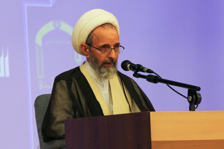 راهپیمایی ۲۲ بهمن پاسخ ملت به توطئه‌های استکبار برای جدایی دین از سیاست است