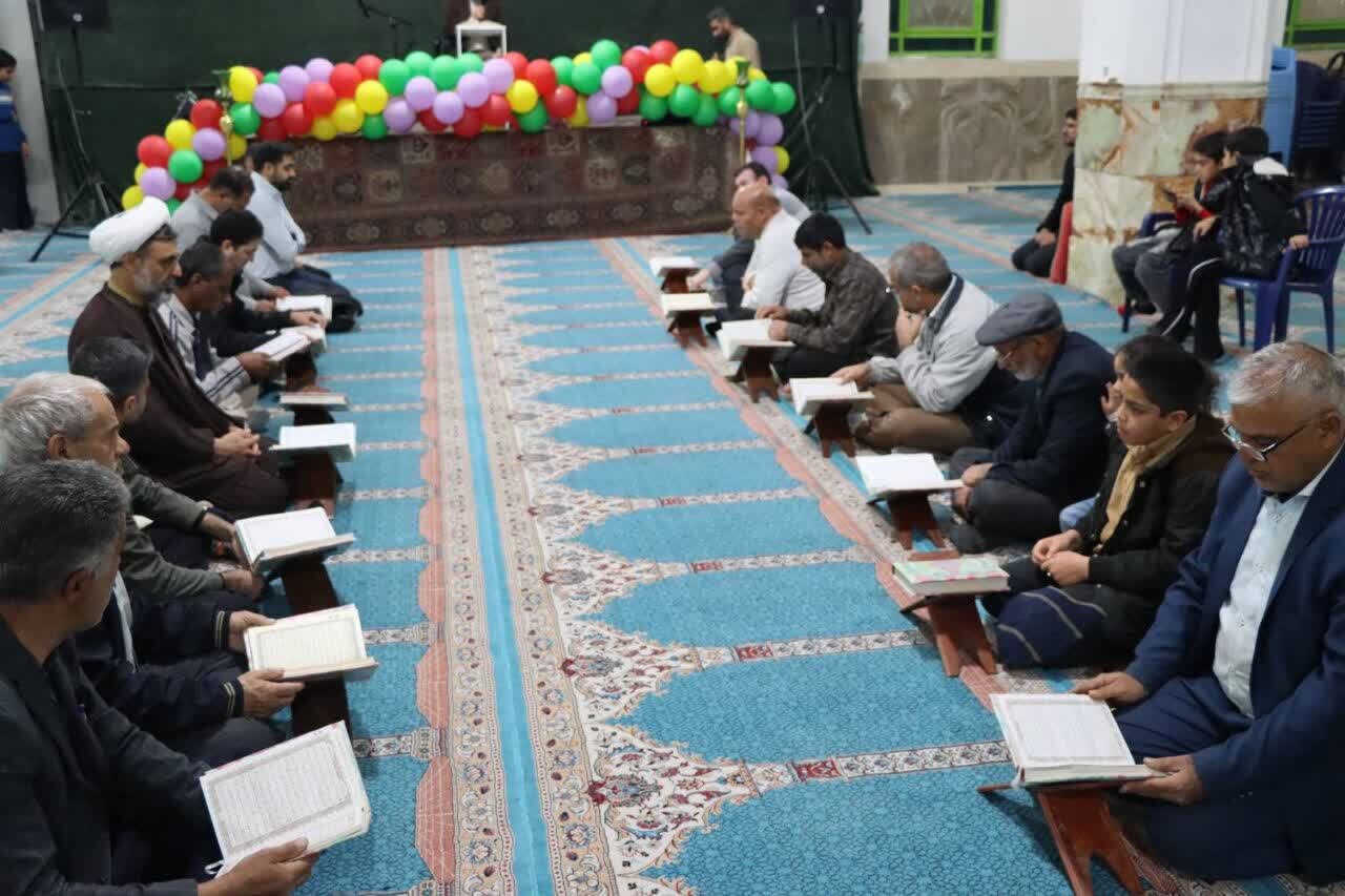 محفل قرآنی فجر در کرمان برگزار شد+تصاویر