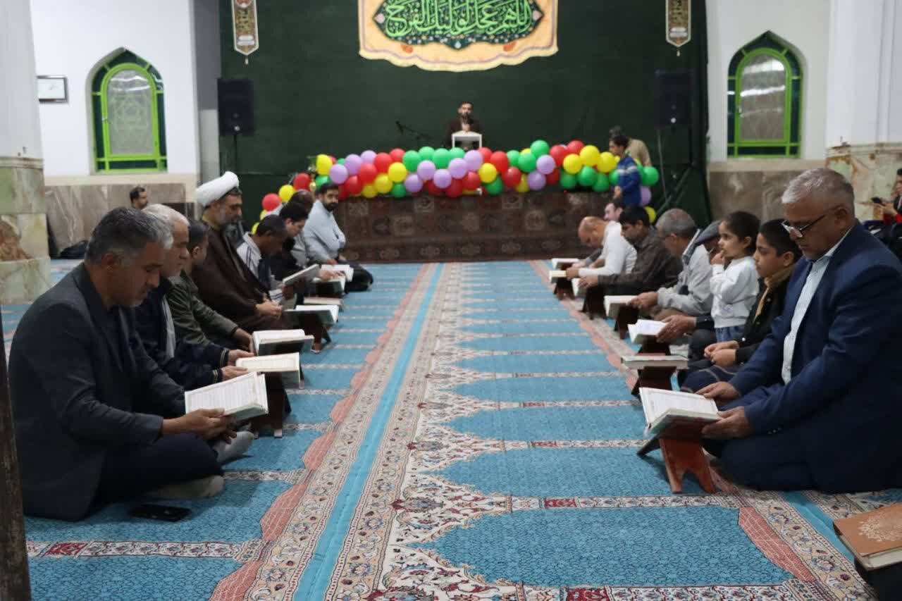 محفل قرآنی فجر در کرمان برگزار شد