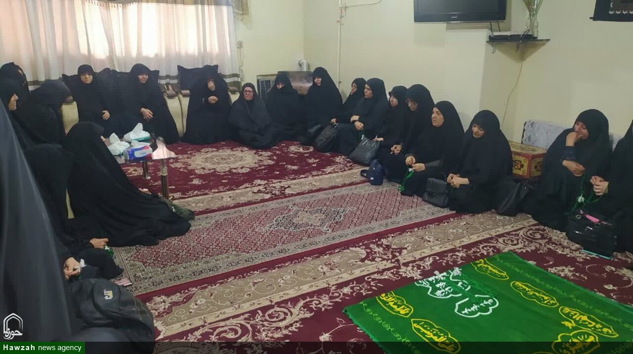 دیدار طلاب مدرسه علمیه امام هادی(ع) با خانواده شهید میداودی+ تصویر