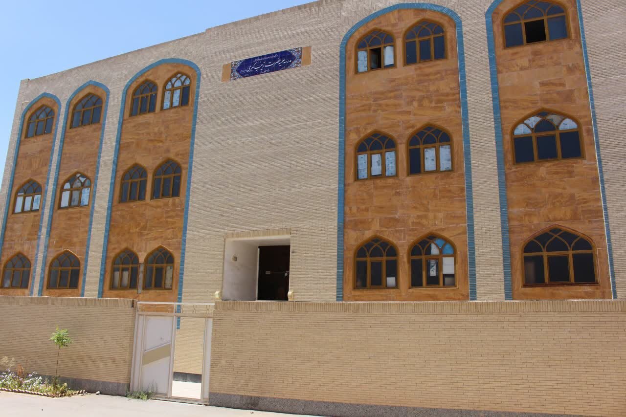 دعوت مدرسه علمیه حضرت زینب کبری(س)رفسنجان برای حضور در راهپیمایی ۲۲ بهمن