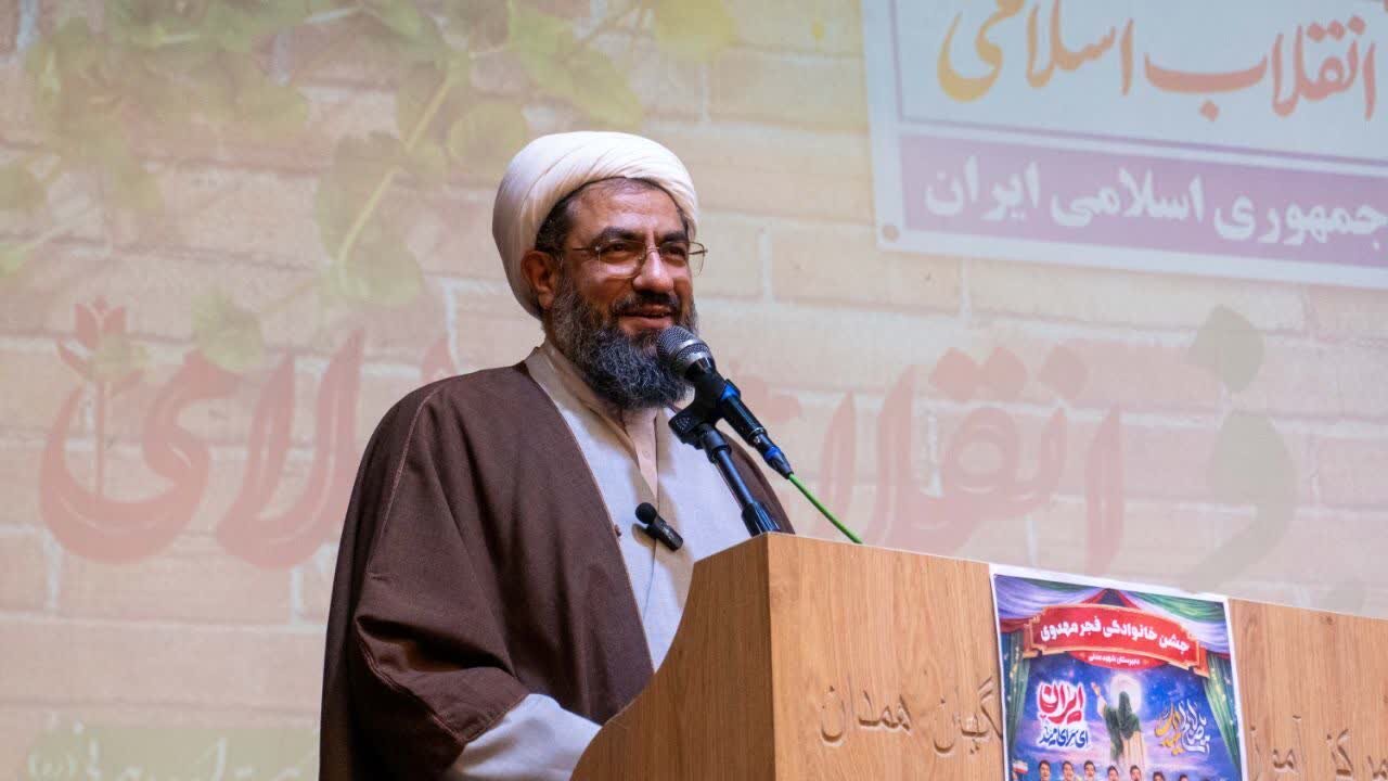 حضور در راهپیمایی ۲۲ بهمن، تضمین‌کننده امنیت و عزت کشور است