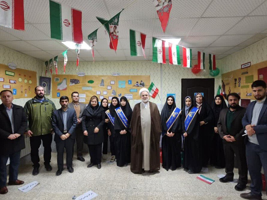 تصاویر/ بازدید نماینده ولی فقیه در کردستان از اتحادیه انجمن‌های اسلامی دانش‌آموزان سنندج