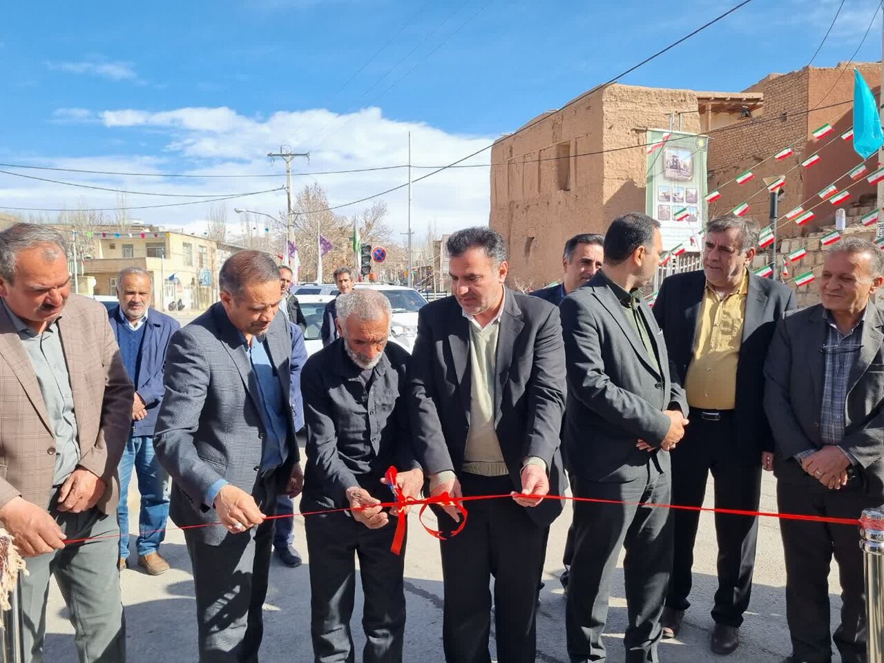 افتتاح وکلنگ زنی ۲۱ پروژه عمرانی در بخش قمصر+عکس