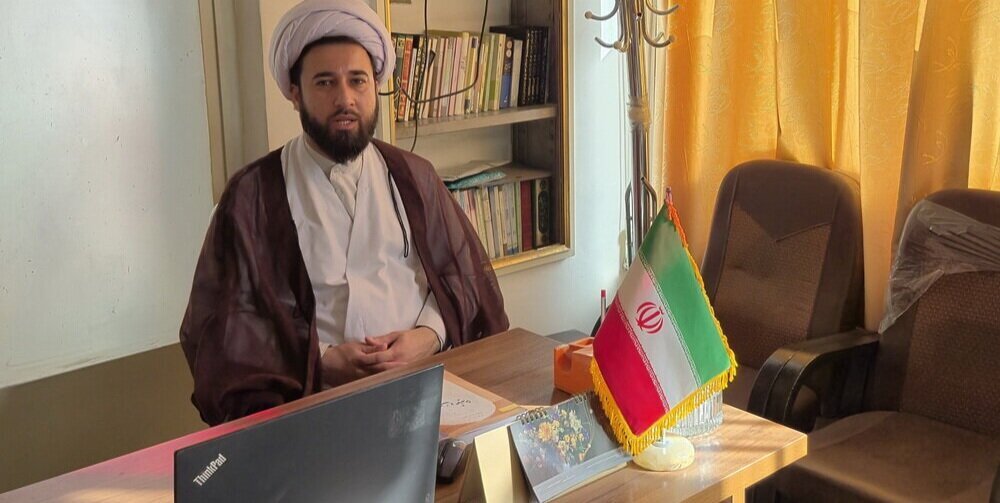 برپایی غرفه فرهنگی توسط مدرسه علمیه مرحوم مصطفوی کاشان در راهپیمایی ۲۲ بهمن