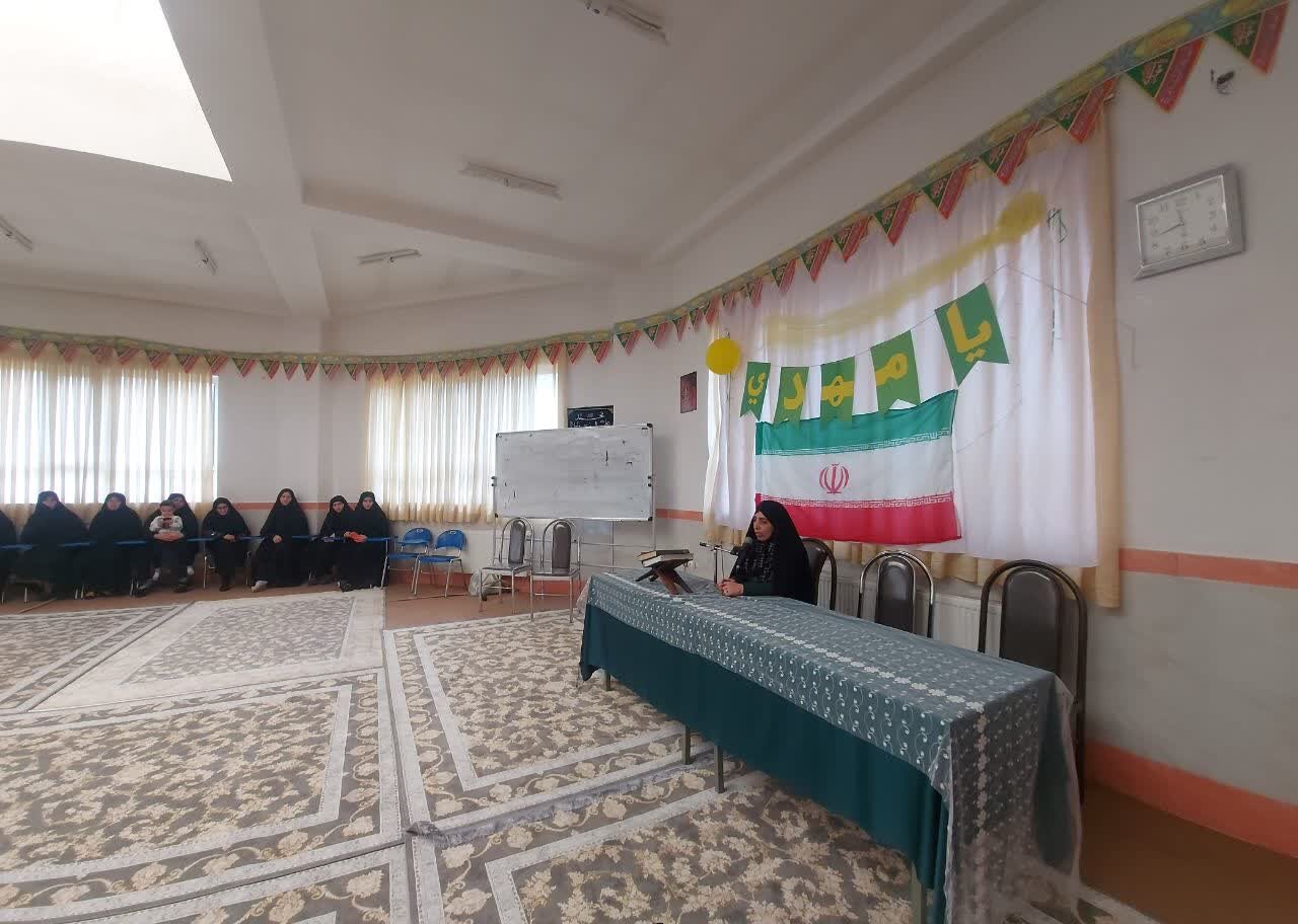 انقلاب اسلامی ثمره هزاران شهید و نماد قدرت ملت ایران است