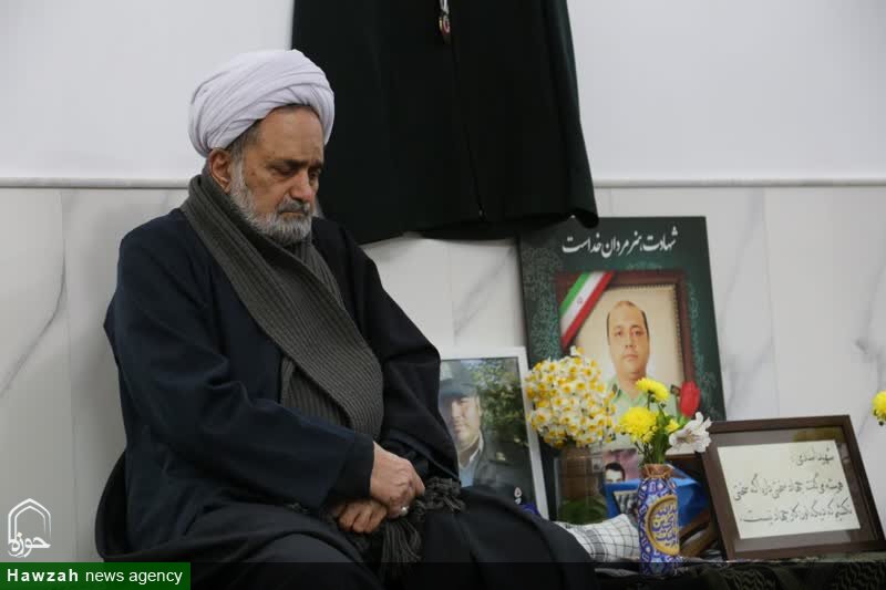 دیدار رئیس هیئت امنای دفتر تبلیغات اسلامی با خانواده شهید فراجا در آستانه ۲۲ بهمن