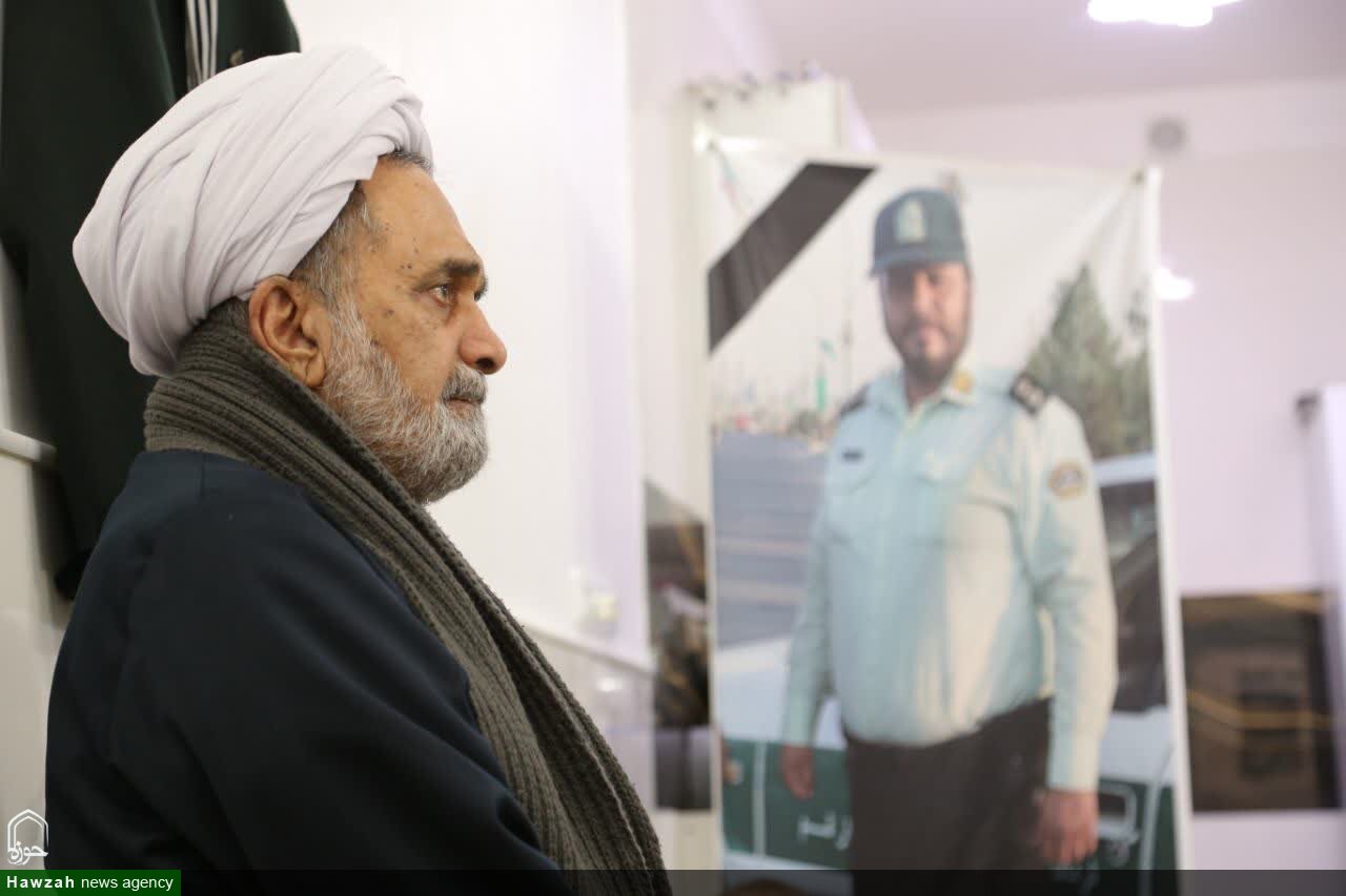 دیدار رئیس هیئت امنای دفتر تبلیغات اسلامی با خانواده شهید فراجا در آستانه ۲۲ بهمن