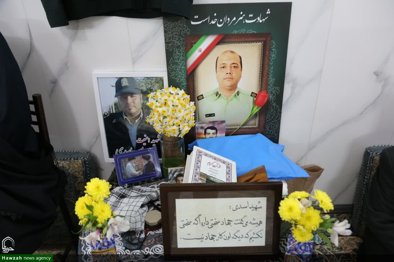 دیدار رئیس هیئت امنای دفتر تبلیغات اسلامی با خانواده شهید فراجا در آستانه ۲۲ بهمن