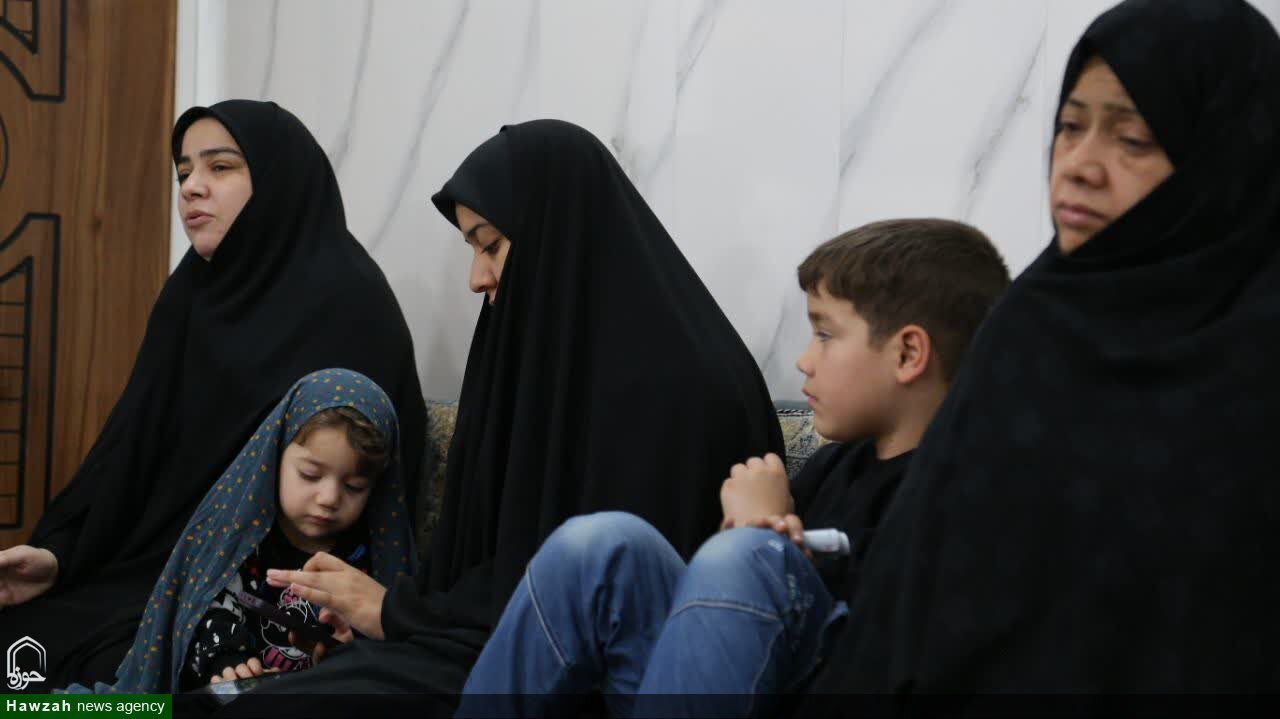 دیدار رئیس هیئت امنای دفتر تبلیغات اسلامی با خانواده شهید فراجا در آستانه ۲۲ بهمن