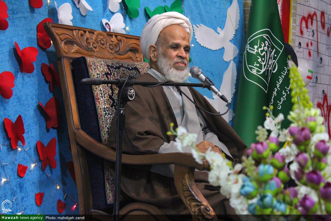 انقلاب اسلامی، مقابله عملی شعار «الله‌اکبر» با نظام استکباری جهان به‌ویژه آمریکاست+تصاویر