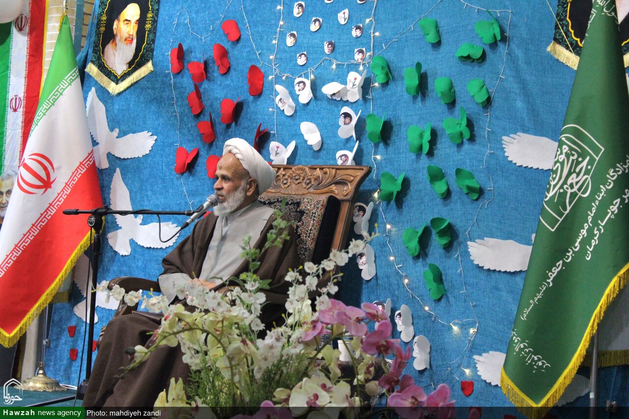 تصاویر/ جشن پیروزی انقلاب اسلامی در حرم امامزادگان شهر جوپار