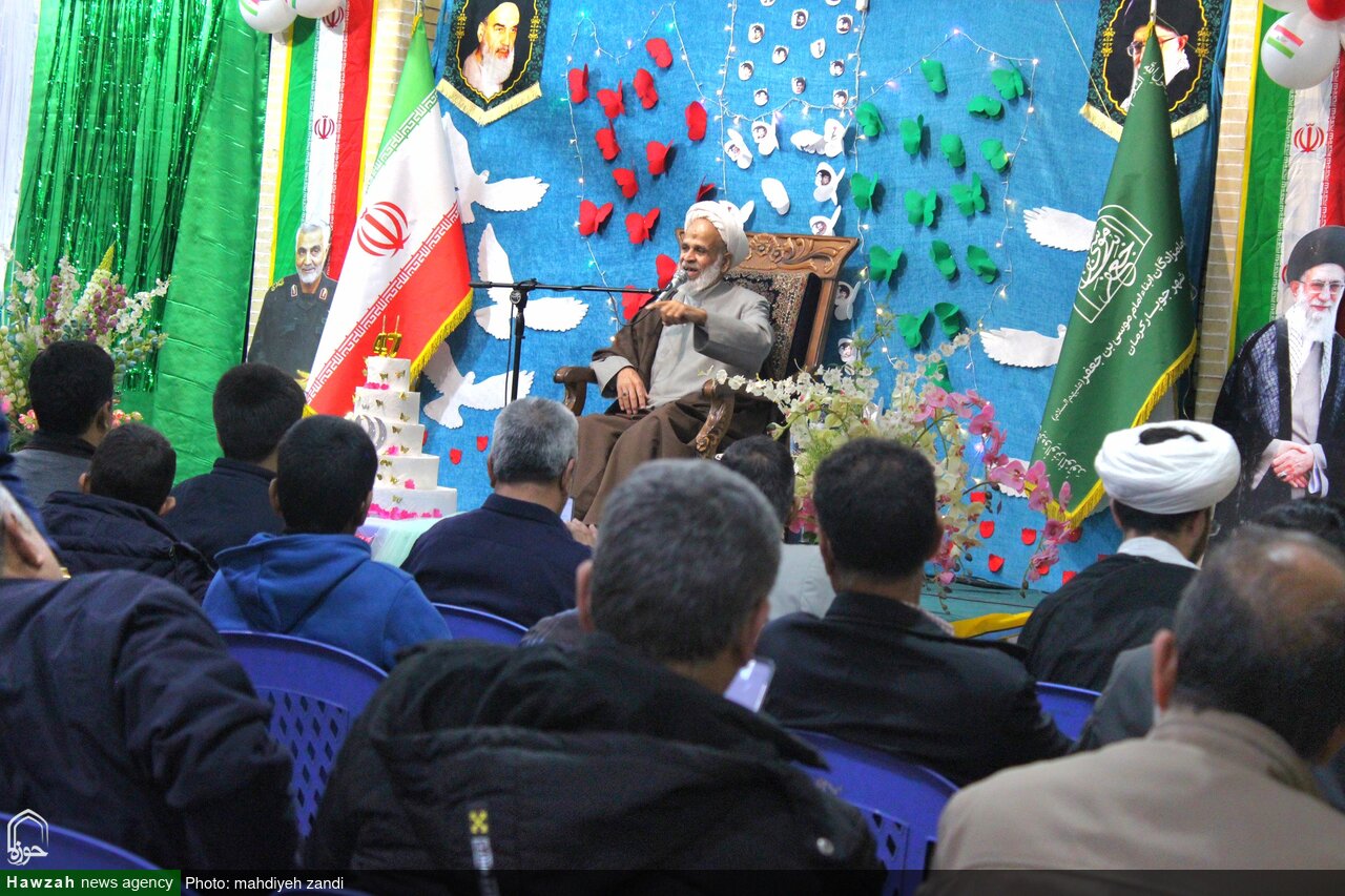 تصاویر/ جشن پیروزی انقلاب اسلامی در حرم امامزادگان شهر جوپار