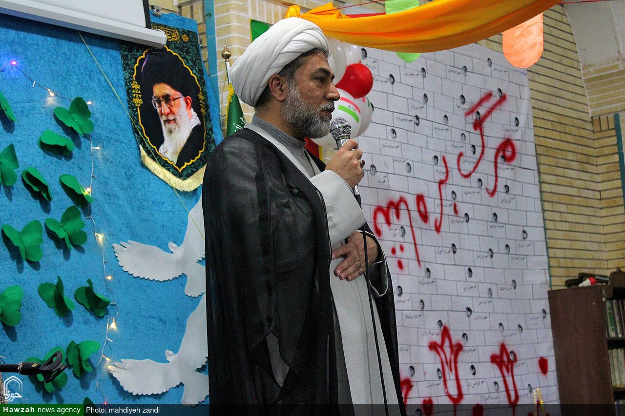 تصاویر/ جشن پیروزی انقلاب اسلامی در حرم امامزادگان شهر جوپار