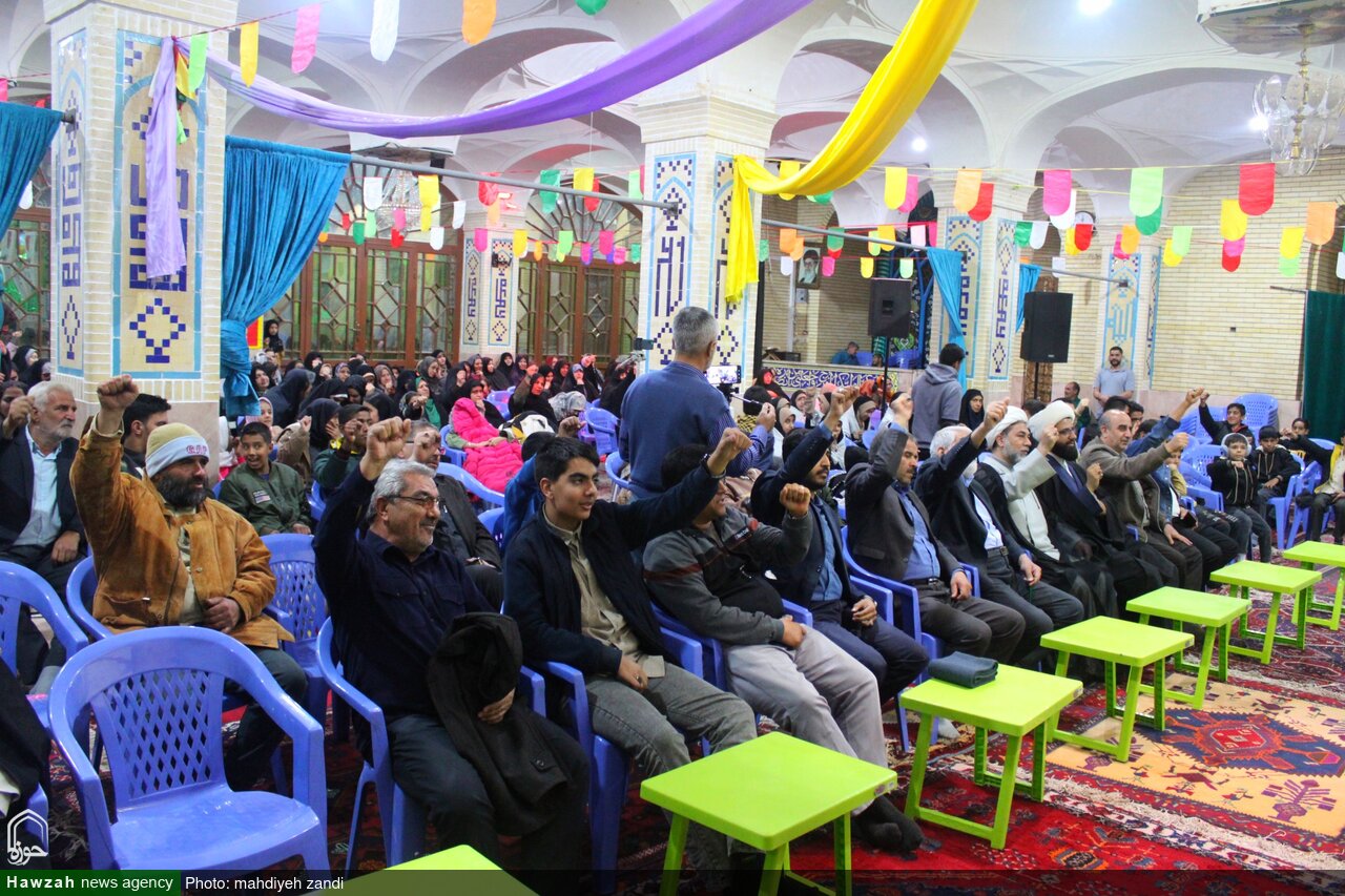 تصاویر/ جشن پیروزی انقلاب اسلامی در حرم امامزادگان شهر جوپار