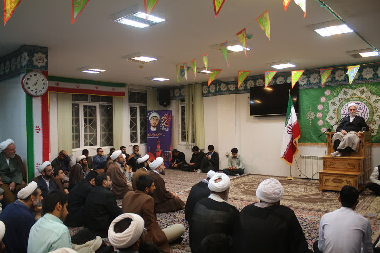 برنامه هفتگی «بیت‌الاحزان حضرت زهرا(س)» همراه با کارگاه‌های تخصصی طلاب در کرمان برگزار شد.