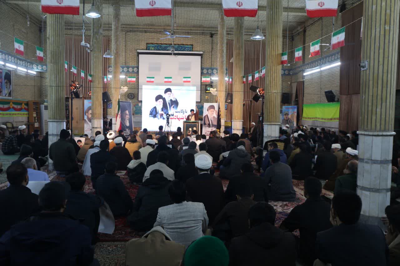 تصاویر/ قم المقدسہ میں اردو طلاب کا عظیم اجتماع؛ انقلابِ اسلامی اور رہبرِ معظم سے تجدیدِ عہد، اسلام آباد دھماکے کی مذمت