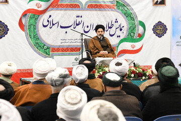 تصاویر/ گردهمایی علمای شیعه و اهل سنت ارومیه