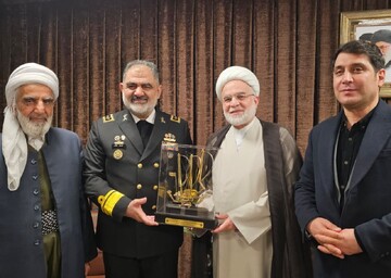 تصاویر/ دیدار فرمانده نیروی دریایی ارتش جمهوری اسلامی با نماینده ولی‌فقیه در  کردستان