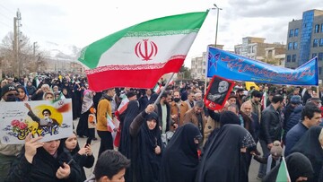 تصاویر/ حضور پرشور مردم دماوند در راهپیمایی ۲۲ بهمن