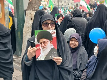 تصاویر/راهپیمایی ۲۲ بهمن در مشهدمقدس