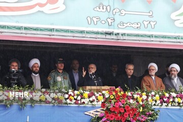 حضور مردم در راهپیمایی، موشکی بزرگ در برابر ترامپ قمارباز است