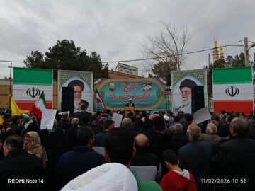 تصاویر/ حضور پرشور و حماسی طلاب و روحانیون شهرستان پاکدشت در جشن ملی ۲۲ بهمن