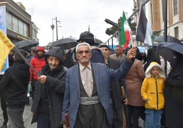 تصاویر/ خروش مردم سنندج در راهپیمایی ۲۲ بهمن