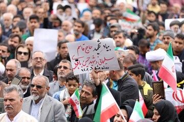 تصاویر/ حضور طلاب و روحانیون استان یزد در راهپیمایی ۲۲ بهمن