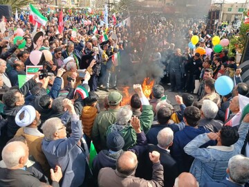 تصاویر/حضور باشکوه ساوجی ها در راهپیمایی ۲۲ بهمن