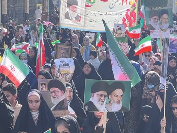 تصاویر/ راهپیمایی ۲۲ بهمن در کنگان