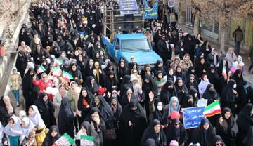 تصاویر/ حضور بانوان طلبه آذربایجان غربی در راهپیمایی ۲۲ بهمن