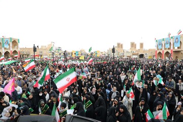 فیلم| لبیک یزدی ها به فرمان امام خامنه ای در ۲۲بهمن۱۴۰۴