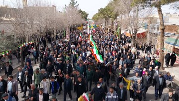 تصاویر / خروش مردم نائین در جشن ۴۷ سالگی پیروزی انقلاب اسلامی