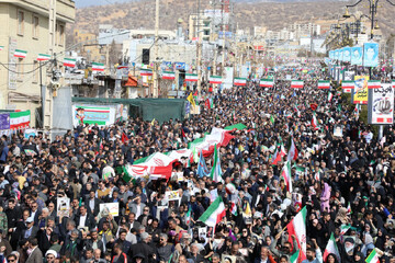 تصاویر/ شکوه حضور عشایر و مردم یاسوج در یوم‌الله ۲۲ بهمن