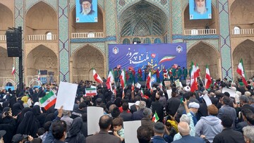 فیلم| حمایت یزدی ها از ساحت قرآن کریم در راهپیمایی ۲۲بهمن۱۴۰۴