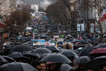 فیلم| حضور حماسی مردم سنندج در راهپیمایی ۲۲ بهمن