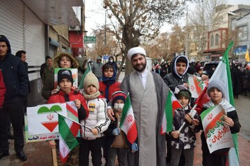 حضور پرشمار نسل جدید در راهپیمایی ۲۲ بهمن، تحقق بخش بیانیه گام دوم انقلاب است