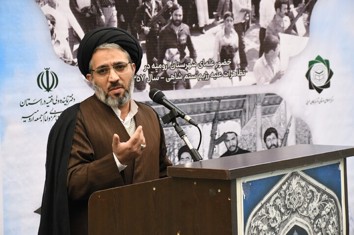 تصاویر/ گردهمایی علمای شیعه و اهل سنت ارومیه