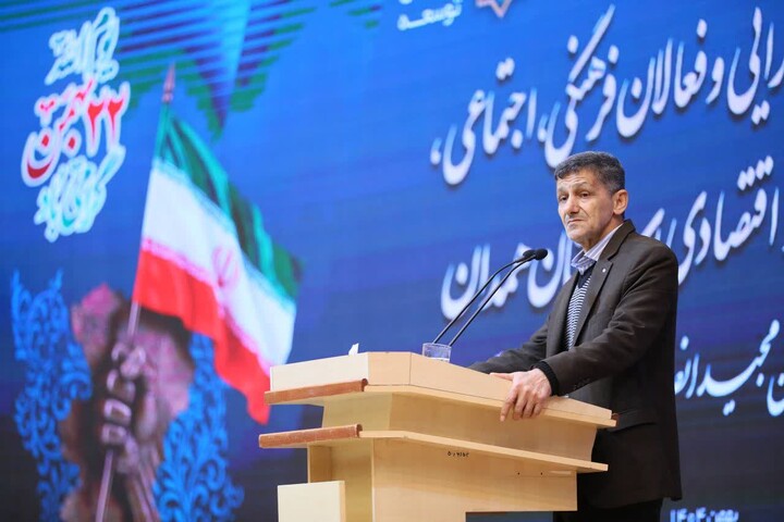 تصاویر /  گردهمایی مدیران اجرایی و فعالان فرهنگی، اجتماعی، ورزشی، سیاسی و اقتصادی استان همدان