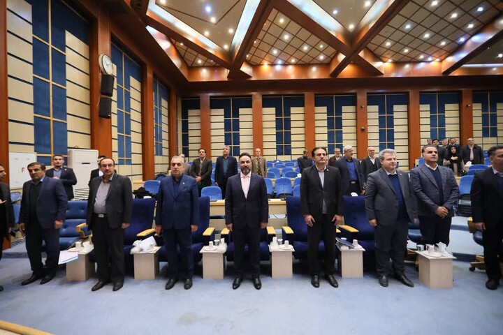 تصاویر /  گردهمایی مدیران اجرایی و فعالان فرهنگی، اجتماعی، ورزشی، سیاسی و اقتصادی استان همدان