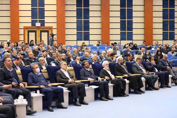 تصاویر /  گردهمایی مدیران اجرایی و فعالان فرهنگی، اجتماعی، ورزشی، سیاسی و اقتصادی استان همدان