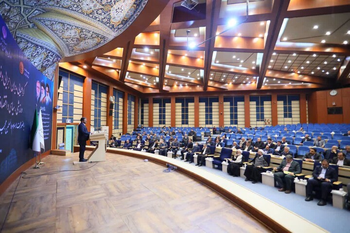 تصاویر /  گردهمایی مدیران اجرایی و فعالان فرهنگی، اجتماعی، ورزشی، سیاسی و اقتصادی استان همدان