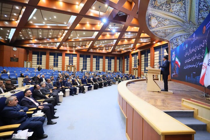 تصاویر /  گردهمایی مدیران اجرایی و فعالان فرهنگی، اجتماعی، ورزشی، سیاسی و اقتصادی استان همدان