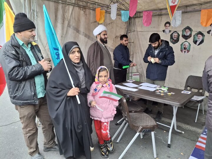 تصاویر / برپایی غرفه فرهنگی مدرسه علمیه ولایت  تهران