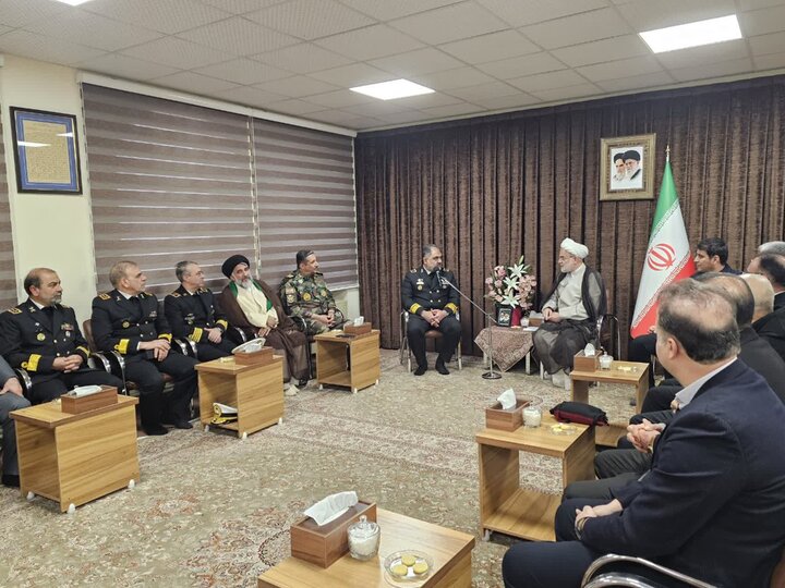 تصاویر/ دیدار فرمانده نیروی دریایی ارتش جمهوری اسلامی با نماینده ولی‌فقیه در  کردستان