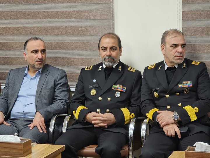 تصاویر/ دیدار فرمانده نیروی دریایی ارتش جمهوری اسلامی با نماینده ولی‌فقیه در  کردستان