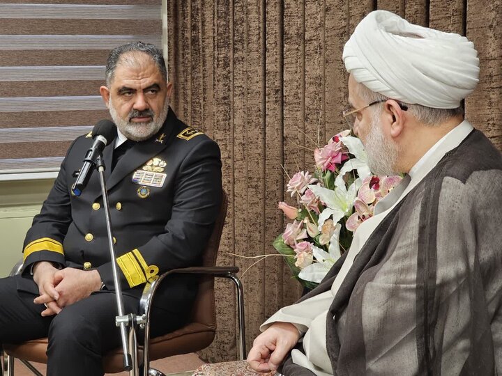 تصاویر/ دیدار فرمانده نیروی دریایی ارتش جمهوری اسلامی با نماینده ولی‌فقیه در  کردستان